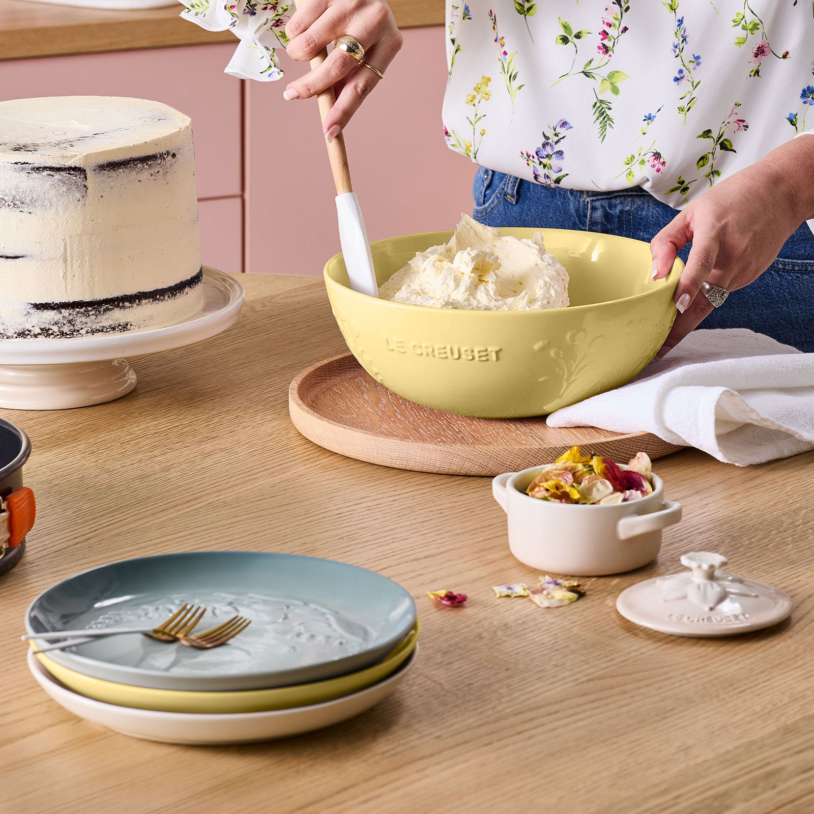 春日花園系列沙拉碗25cm (洋甘菊) 007 | Le Creuset 台灣