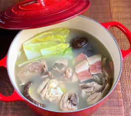 金華火腿干貝津白花菇燉雞湯